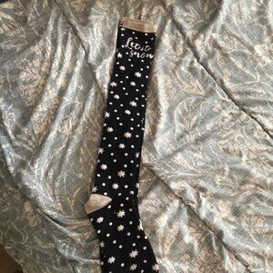 Long socks up to the knee for women